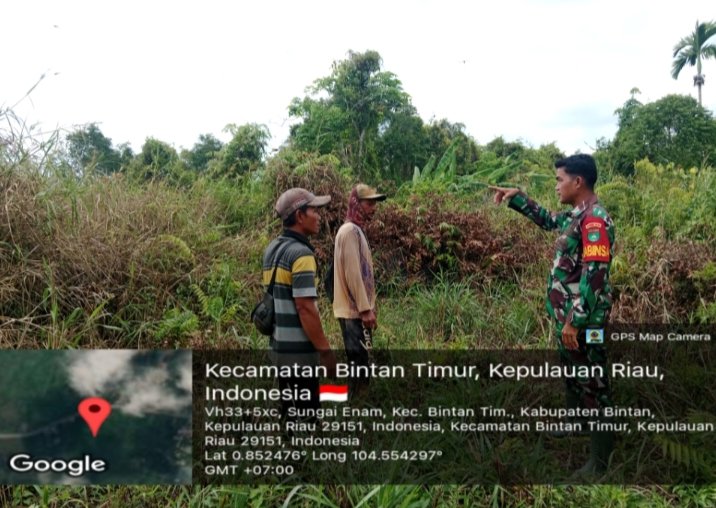 Cegah Karhutla Kembali Terjadi, Babinsa Sungai Enam Tinjau Lokasi Rawan Kebakaran