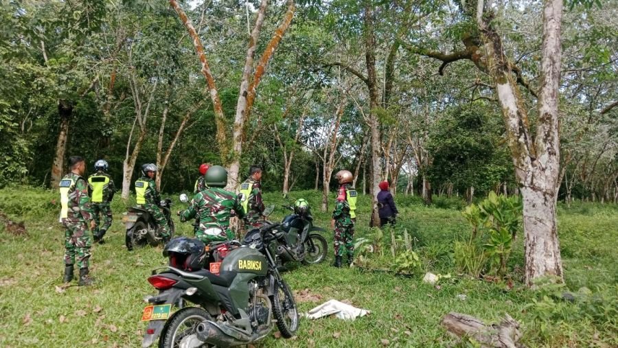 Cegah Karhutla Meluas, Babinsa Koramil 02/KT Sisir Seberang Taluk