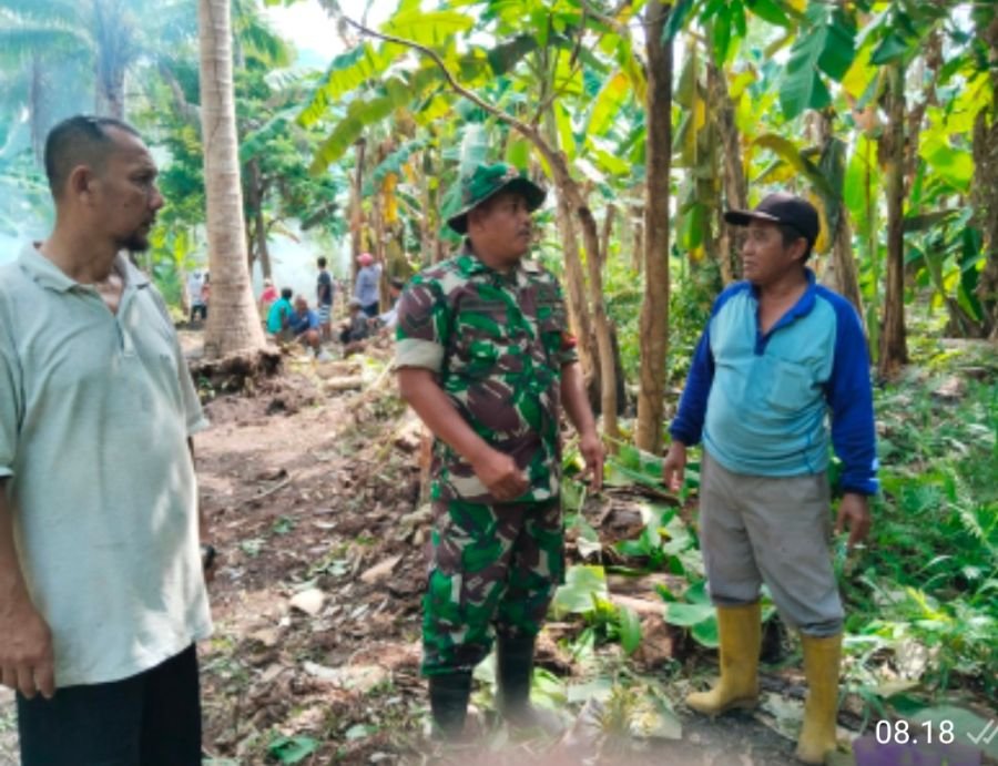 Cegah Karhutla Sejak Dini, Babinsa Desa Ceruk Ajak Warga Jaga Lingkungan