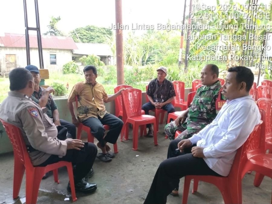 Cegah Karlahut, Babinsa Koramil 01/Bangko Gelar Komsos di Labuhan Tangga Besar