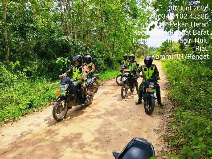 Cegah Kebakaran Hutan, Babinsa Koramil 01/Rengat Gencarkan Patroli dan Sosialisasi di Rengat Barat