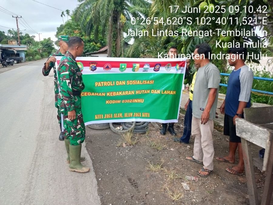 Cegah Kebakaran Hutan, Babinsa Koramil 01/Rengat Gencarkan Patroli dan Sosialisasi Karhutla