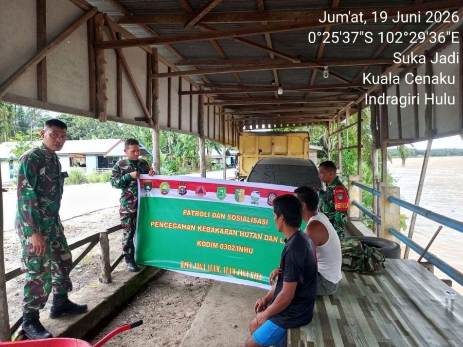 Cegah Kebakaran Hutan, Babinsa Koramil 01/Rengat Intensifkan Patroli dan Sosialisasi Karhutla