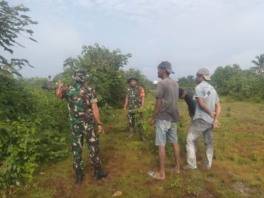 Cegah Kebakaran Hutan dan Lahan, Babinsa Koramil 01/Bkn Gencar Sosialisasi Bahaya Karhutla di Kec. S