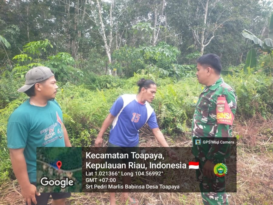 Cegah Kebakaran Sejak Dini, Babinsa Toapaya Tinjau Titik Rawan Kebakaran di Kampung Bugis