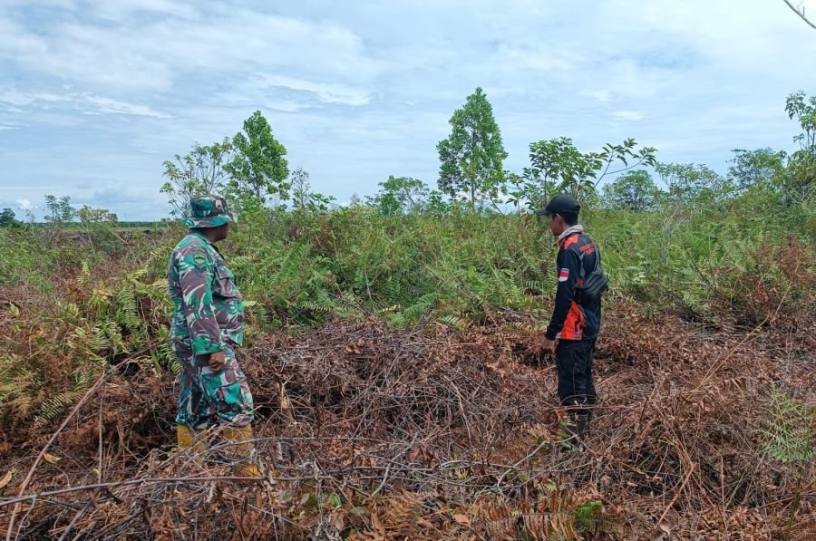 Cegah Kebakaran Sejak Dini, Babinsa Koramil 04/Rupat Intensifkan Patroli Karhutla