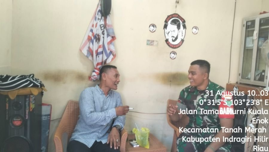 Cegah Penyakit, Babinsa Kuala Enok Pratu Jafar Wijaya Himbau Warga Jaga Kebersihan Lingkungan