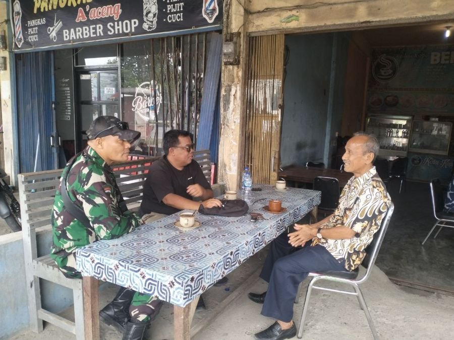 Cegah Provokasi Berita Hoaks, Serka Lismer Simamora Gelar Komsos di Ujung Batu