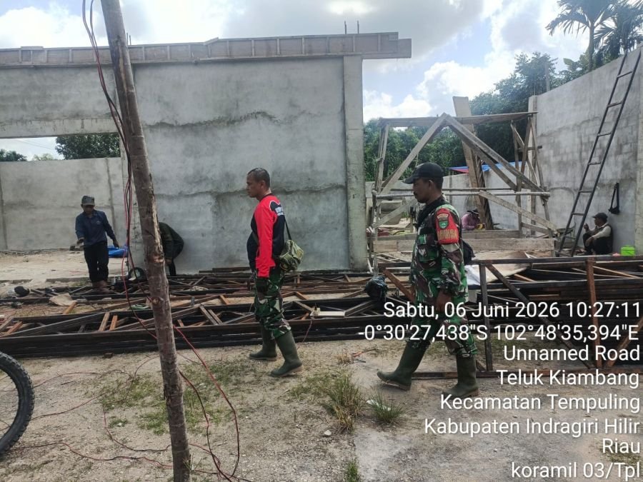 Cek Lapangan, Babinsa Kopka Tambunan Kawal Progres Pembangunan KDKMP Desa Teluk Kiambang
