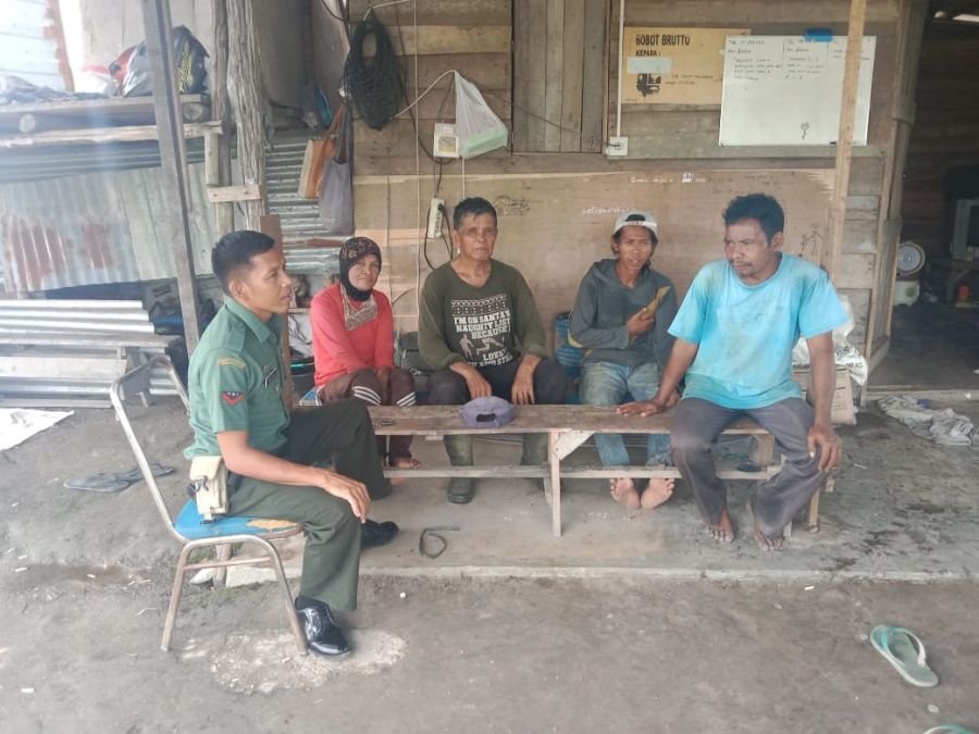 Ciptakan Hubungan Erat dengan Warga Binaan Babinsa Koramil 07/Kampar Kopda Mauladi Gelar Komsos.