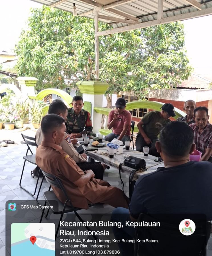 Cuaca Panas, Babinsa Bulang Lintang Ingatkan Bahaya Pembakaran dan Jaga Kesehatan
