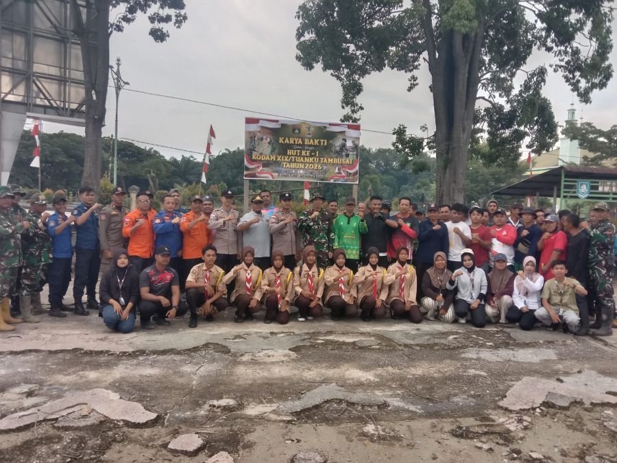 Dalam hut kodam XlX/Tuanku Tambusai koramil 04/Rupat gelar karya bhakti