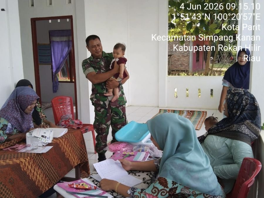 Dampingi Posyandu, Babinsa Koramil 0321-03/Bgs Rohil Pastikan Kesehatan Balita 