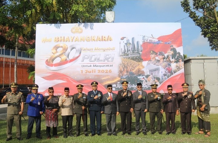 Dandim 0301/Pekanbaru Hadiri Upacara Hari Bhayangkara ke-80 Tahun 2026
