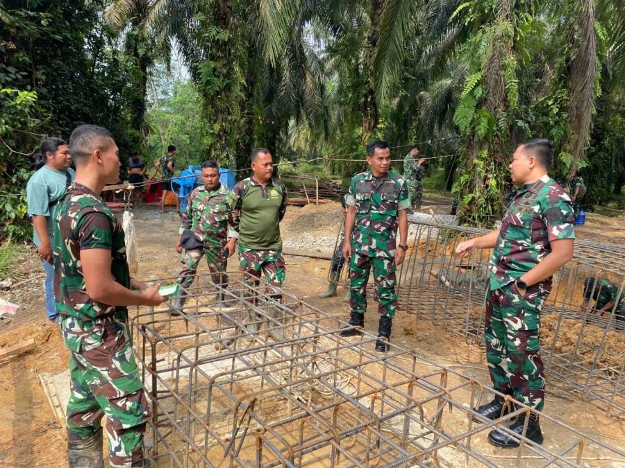 Dandim 0302/Inhu Cek Langsung Progres Dua Jembatan Gantung Kuansing
