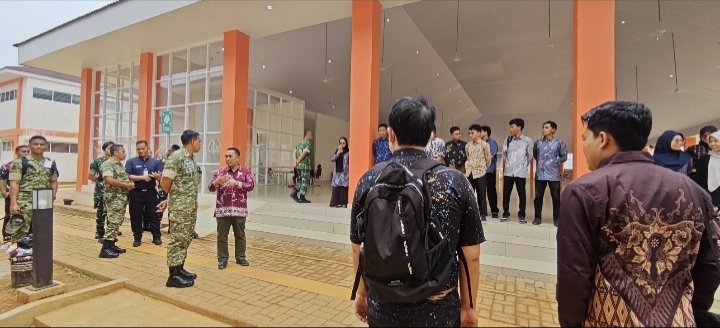 Dandim 0302/Inhu Kunjungi Sekolah Rakyat T-1 di Sei Jering