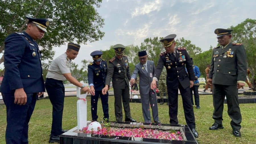 Dandim 0303/Bengkalis Pimpin Ziarah Nasional, Api Perjuangan Pahlawan Harus Terus Menyala