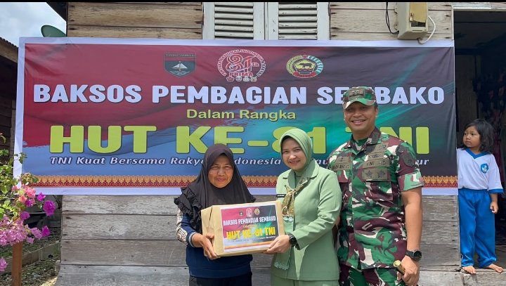 Dandim 0303/Bengkalis Turun Langsung, Bagikan Sembako untuk Warga Jelang HUT ke-81 TNI