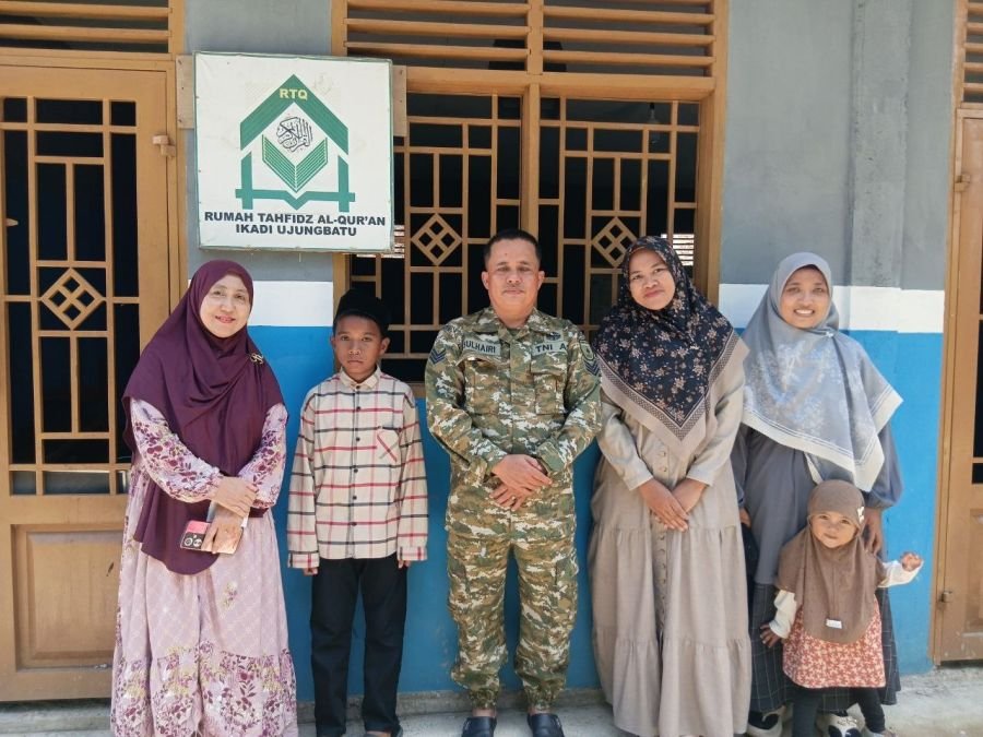 Dandim 0313/KPR Salurkan Bantuan Jumat Berkah ke Rumah Tahfizh Ikadi Ujung Batu
