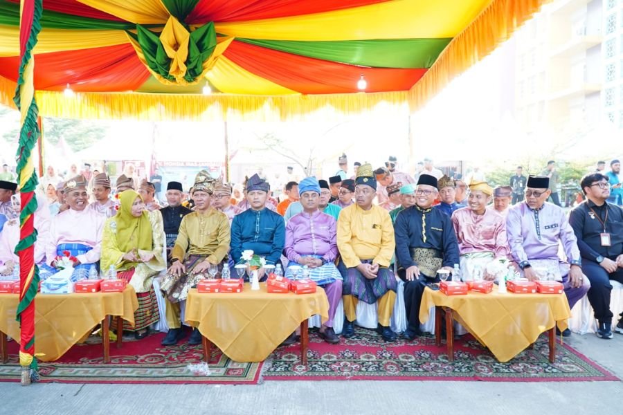 Dandim 0314/Inhil Hadiri Pemecahan Rekor MURI Tari Massal 6100 Penari pada Milad ke-61 Inhil