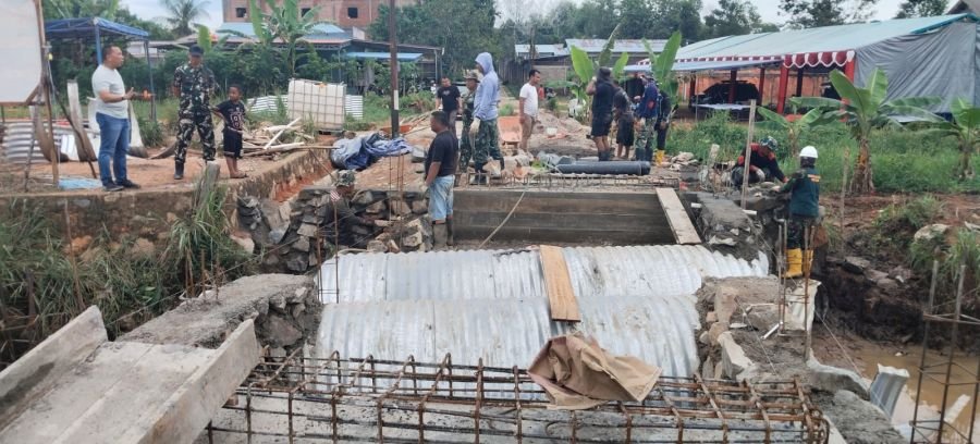Dandim 0315/TPI Cek Lapangan, Pembangunan Jembatan Armco Sungai Mentras Terus Dikebut