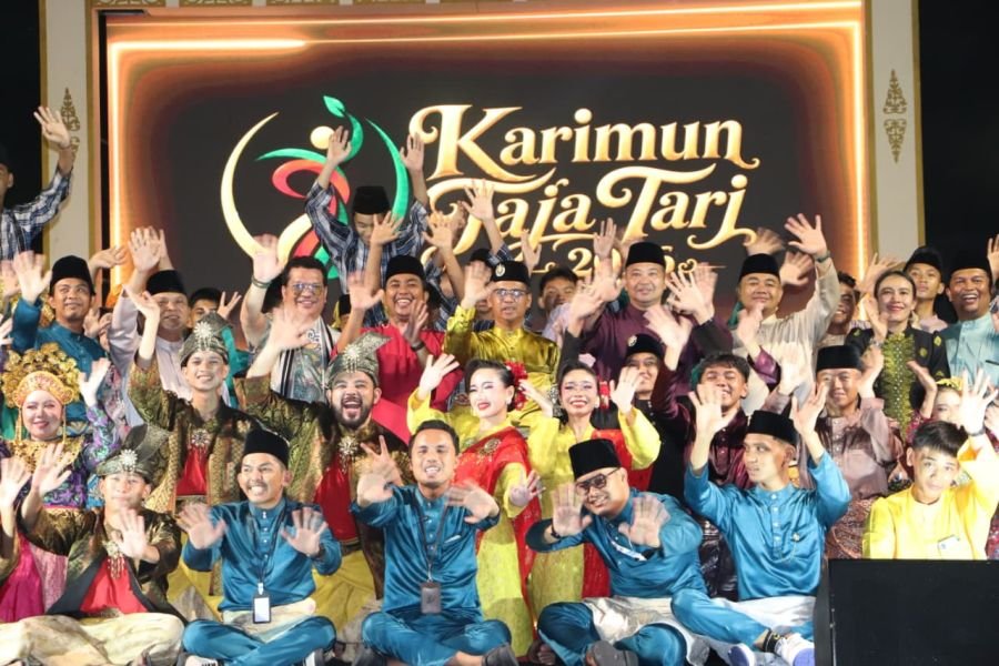 Dandim 0317/TBK Hadiri Karimun Taja Tari, 2.000 Warga Padati Coastal Area