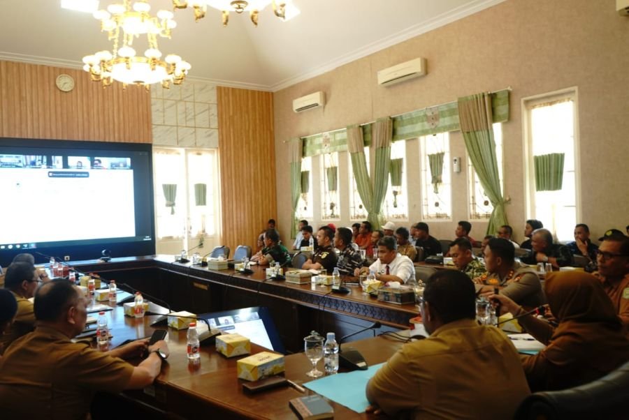 Dandim 0322/Siak Hadiri Rakor Forkopimda Bahas Solusi Kekosongan BBM dan Implementasi X.Star 100%