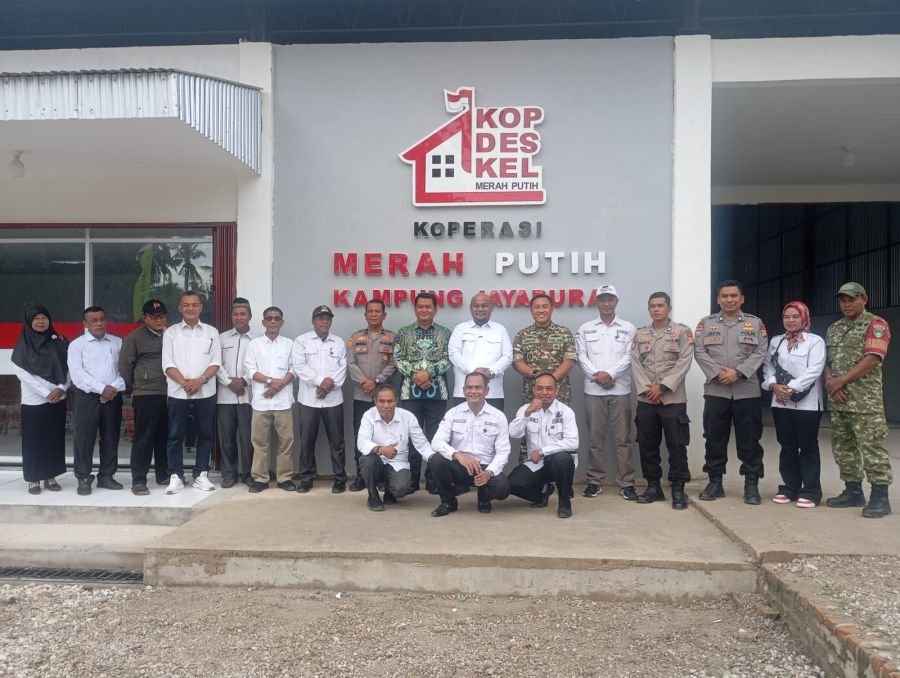 Dandim 0322/Siak Hadiri Vidcon Launching Koperasi Merah Putih di Kampung Jayapura