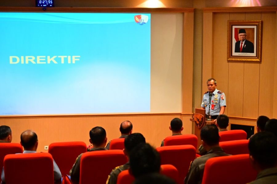 Danlanud Roesmin Nurjadin Pimpin Briefing Penerbangan