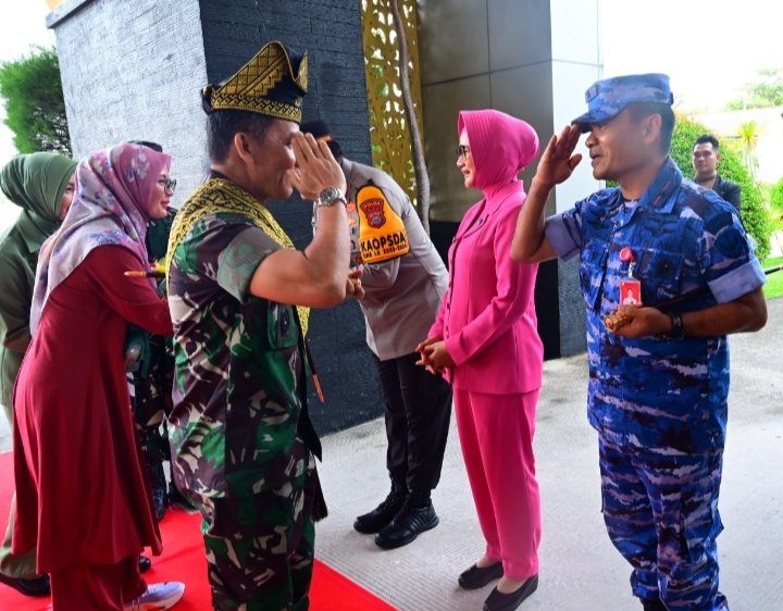 Danlanud Roesmin Nurjadin Sambut Kedatangan Pangdam I/BB di Provinsi Riau
