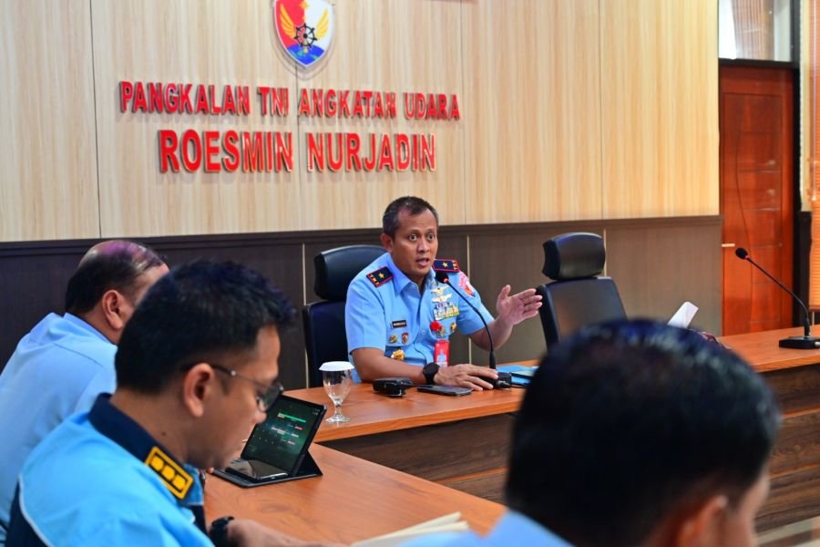 Danlanud Roesmin Nurjadin Terima Paparan dan TFG Panitia Kejurda Drag Race dan Kejurnas Drag Bike