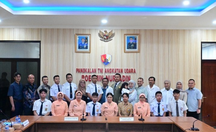 Danlanud RSN Lepas 9 Calon Siswa SMA Pradita Dirgantara ke Seleksi Tingkat Pusat