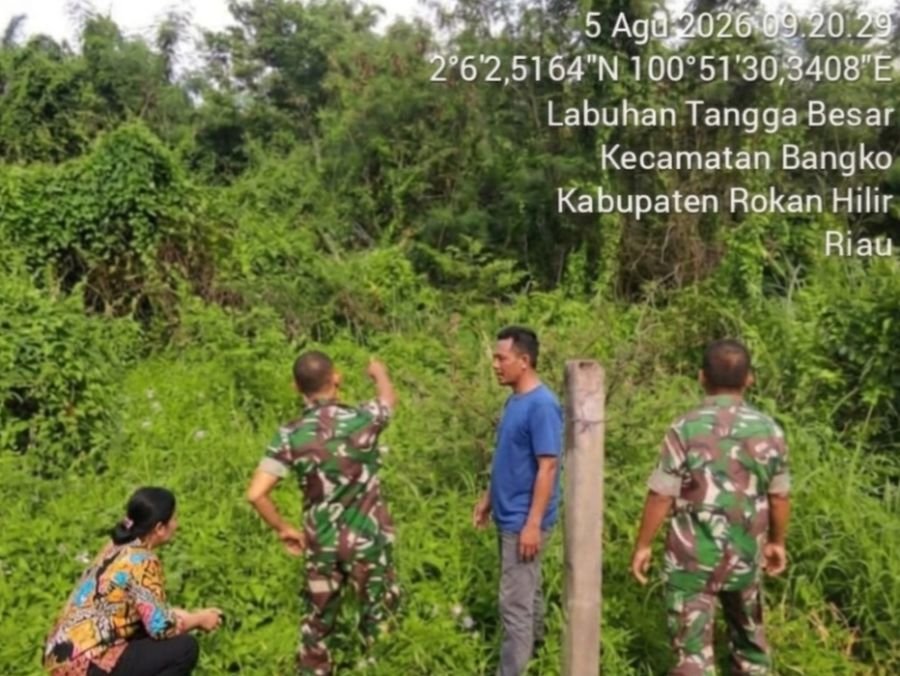 Danpok 1 Koramil 01/Bangko Serka Ponidi Pimpin Patroli Karhutla di Wilayah Labuhan Tangga Besar