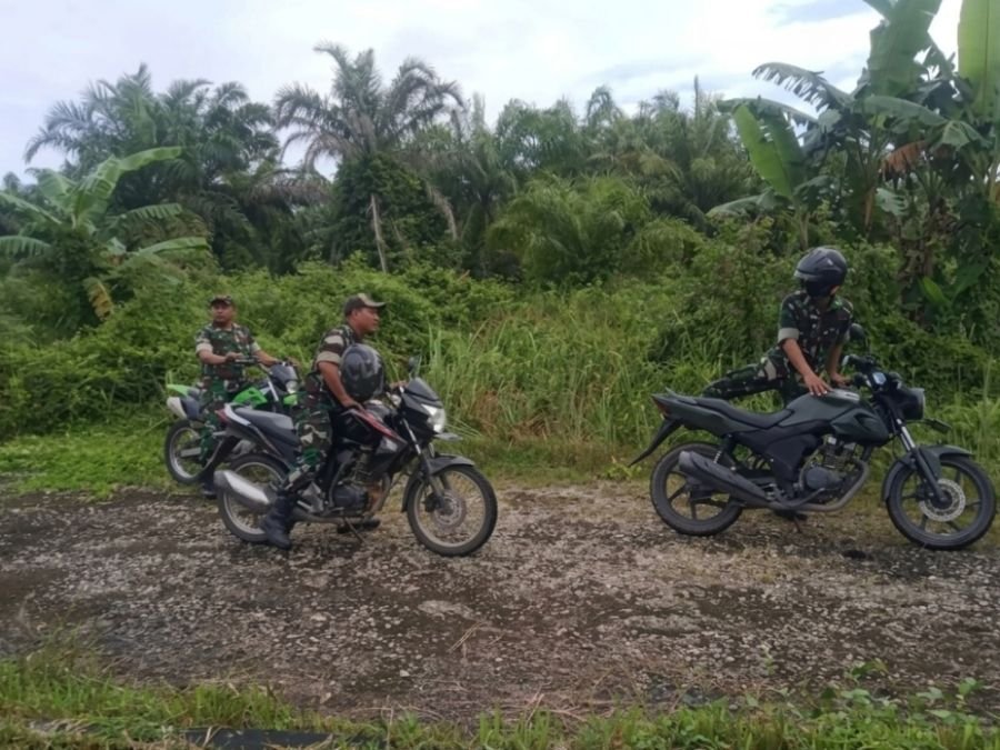 Danpok 1 Koramil 01/Bangko Serka Ponidi Pimpin Patroli Karhutla di Wilayah Labuhan Tangga Besar