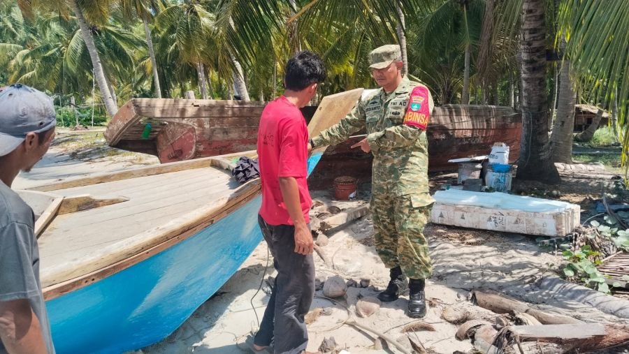 Danpos Durai Ingatkan Keselamatan Kerja Saat Sambangi Pekerja Kapal