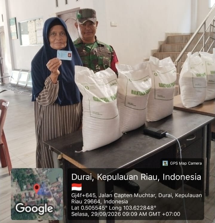 Danpos Durai Pelda Erdianto Kawal Pembagian Bantuan Pangan di Telaga Tujuh