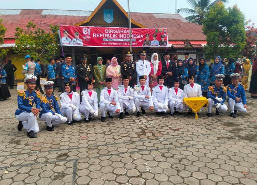 Danposramil 01/Tembilahan Peltu Jaharzam Hadiri Upacara HUT Ke-81 RI di Tembilahan Hulu