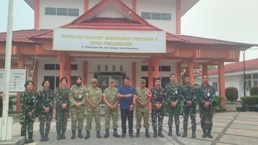 Danramil 01 Rumbai Sambut Kunjungan Kadet Unhan RI di Sekolah Rakyat Pekanbaru, Perkuat Sinergi Pend