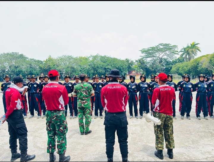 Danramil 02/KT Bekali Paskibraka Kuansing Jelang Pengibaran Merah Putih