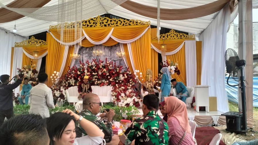 Danramil 03/Kundur Hadiri Pernikahan, Perkuat Kebersamaan Keluarga Besar