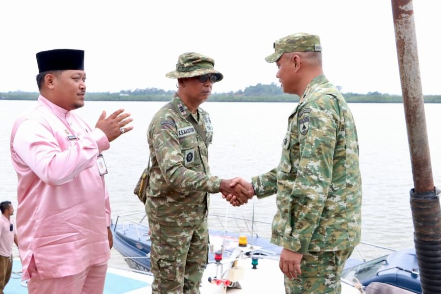 Danramil 03/Kundur Sambut Langsung Danrem 033/WP dalam Rangka Kunker Tinjau Jembatan ARMCO