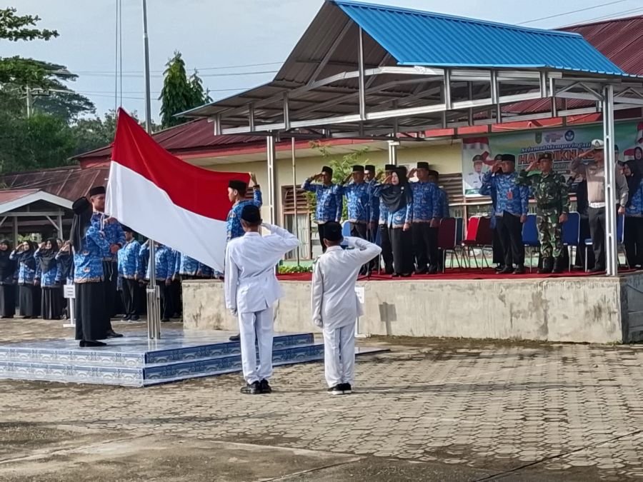 Danramil 04/PP Dim 0302/Inhu Hadiri Upacara Hardiknas Tahun 2026