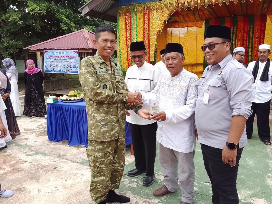 Danramil 04/Rupat Hadiri HUT ke-44 SMPN 1 Rupat, Ajak Generasi Muda Kobarkan Semangat Sumpah Pemuda