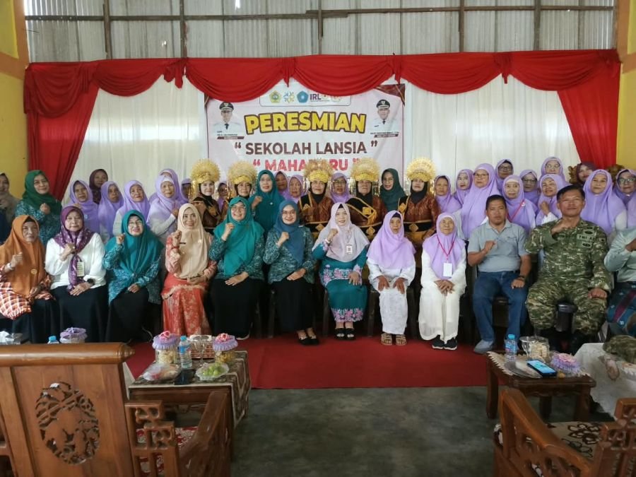 Danramil 04/Tebing Kawal Peresmian Sekolah Lansia MAHADARU di Harjosari