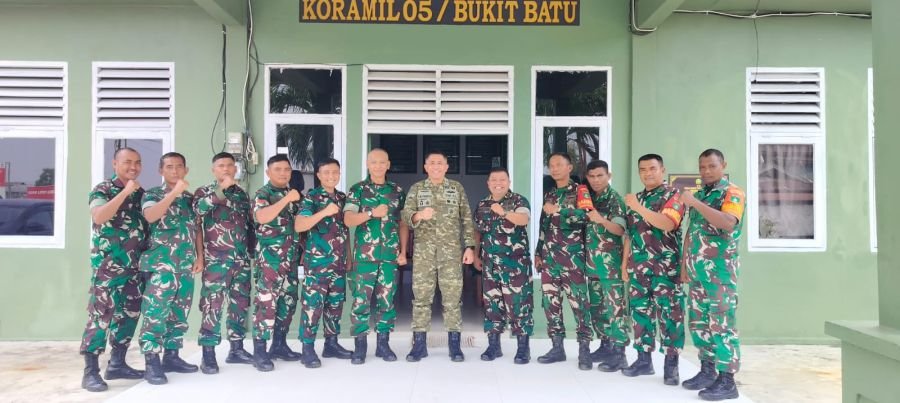 Danramil 05/Bukit Batu Sambut Ketua Tim Penyuluhan Karhutla Mabes TNI