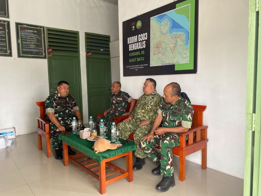 Danramil 05/Bukit Batu Sambut Tim Sosialisasi Karhutla Mabes TNI