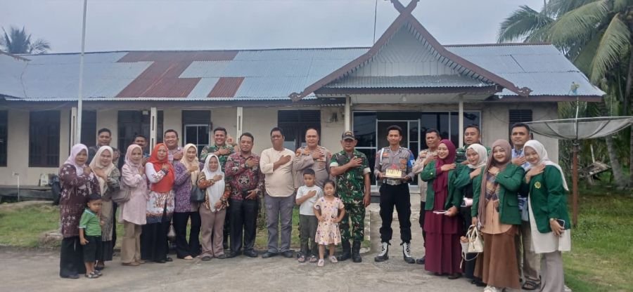 DANRAMIL 05/GAS MENGUCAPKAN HUT BHAYANGKARA. KE-80 DI KANTOR POLSEK, KEL.KUALA LAHANG, KEC.GAUNG,KAB