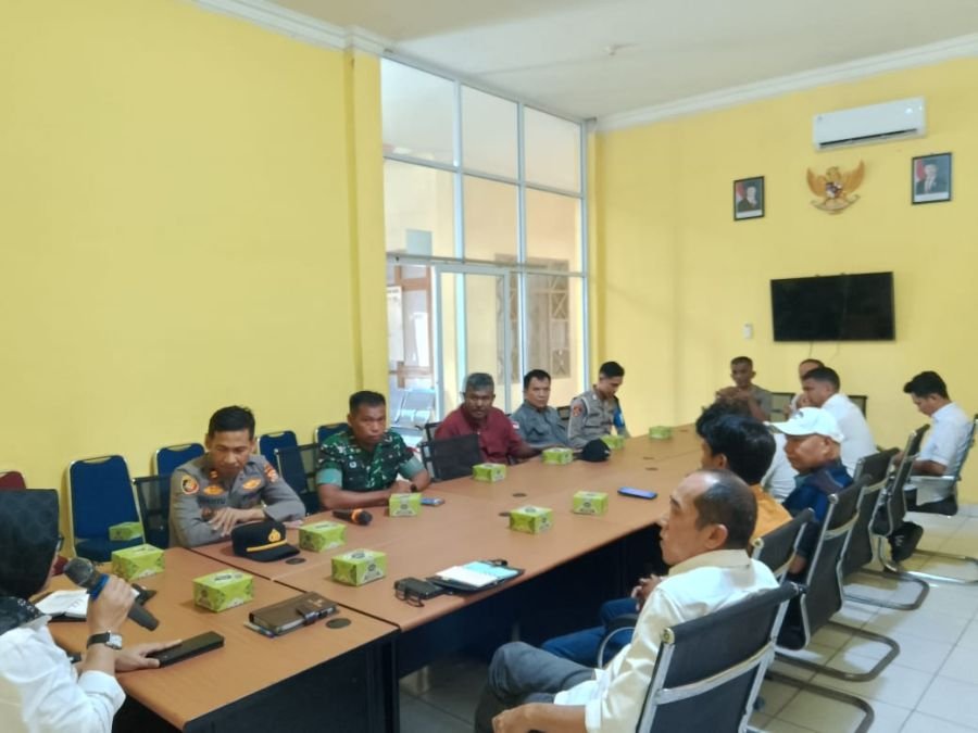 Danramil 05/KK Diwakili Sertu Martawan Hadiri Rapat Lanjutan Perawatan Jalan di Lipat Kain