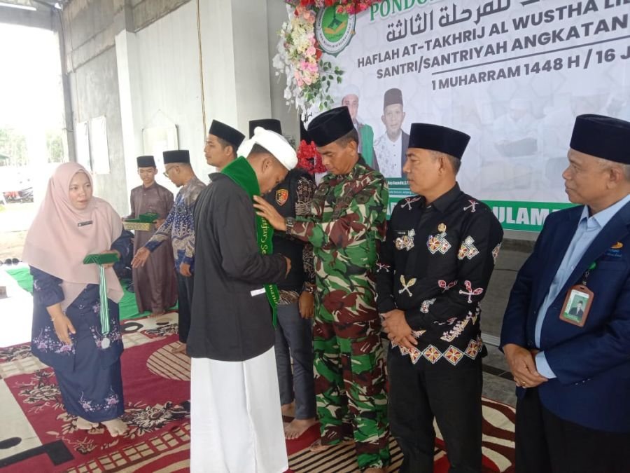 Danramil 07/KH Hadiri Pengukuhan Santri/santriyah Pondok Pesantren Dar El-Rasyid