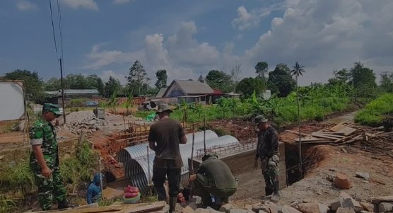 DANRAMIL BINTAN TIMUR MENINJAU PENGERJAAN JEMBATAN ARMCO